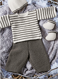 Mag. 176 - nr. 22 Babytruitje 'marine'