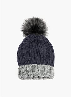Muts met bontpompon