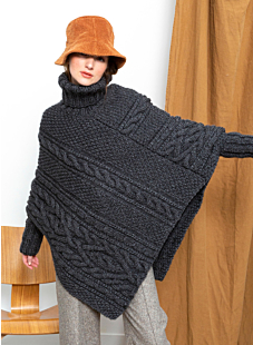Poncho met kabels